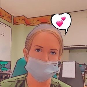 Meet your Posher, Debora